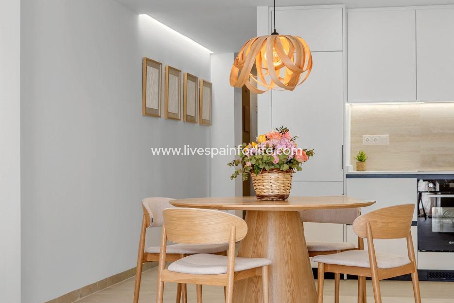 Nuevo - Apartments -
Jacarilla - Pueblo