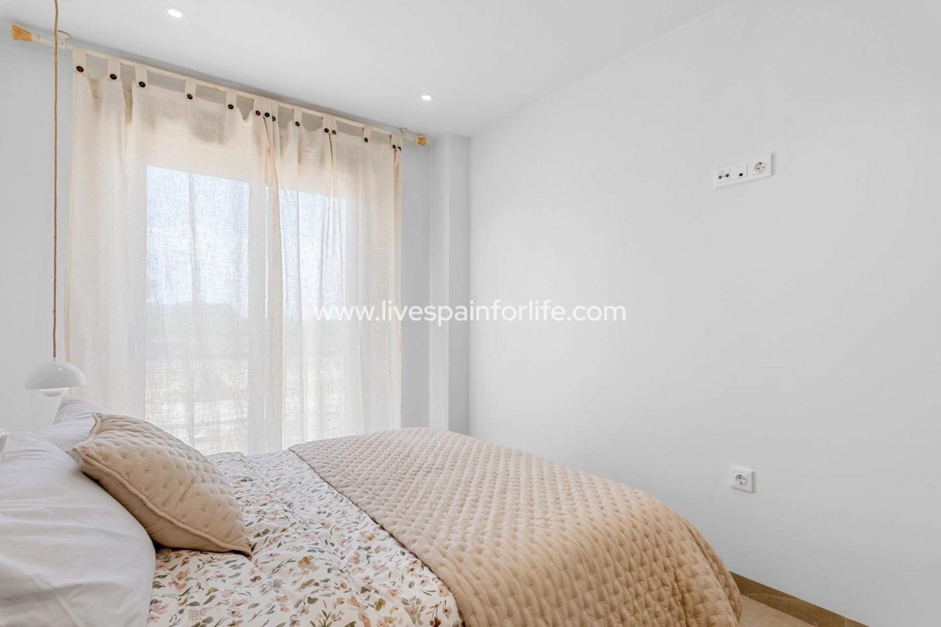 Nuevo - Apartments -
Jacarilla - Pueblo