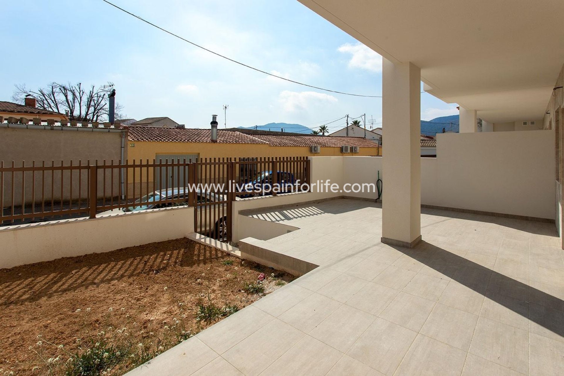 Nuevo - Bungalow -
Hondon De Las Nieves - El Salero
