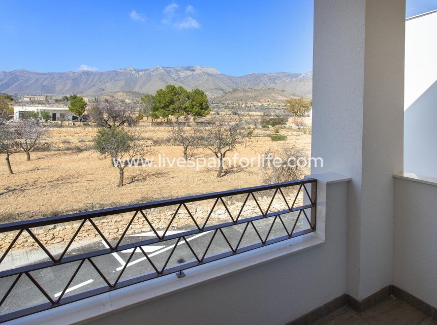 Nuevo - Bungalow -
Hondon De Las Nieves - El Salero