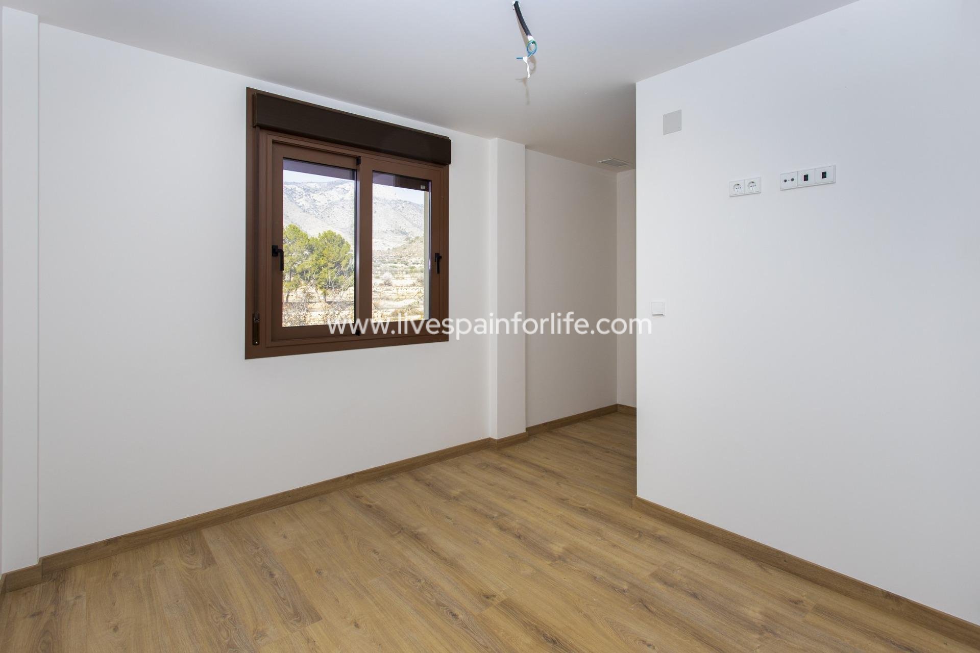 Nuevo - Bungalow -
Hondon De Las Nieves - El Salero