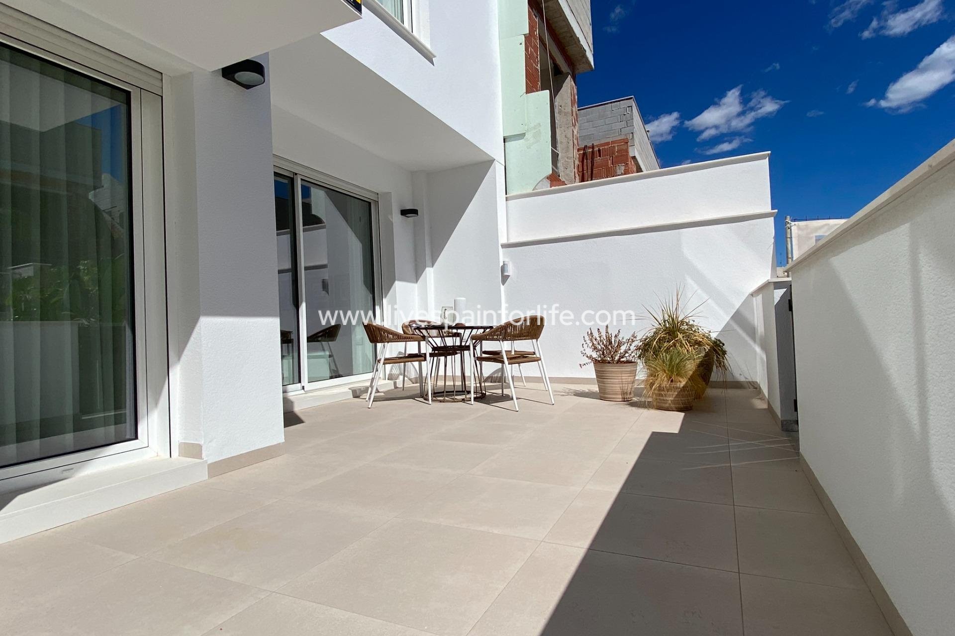 Nuevo - Bungalow -
Pilar de la Horadada - Pueblo