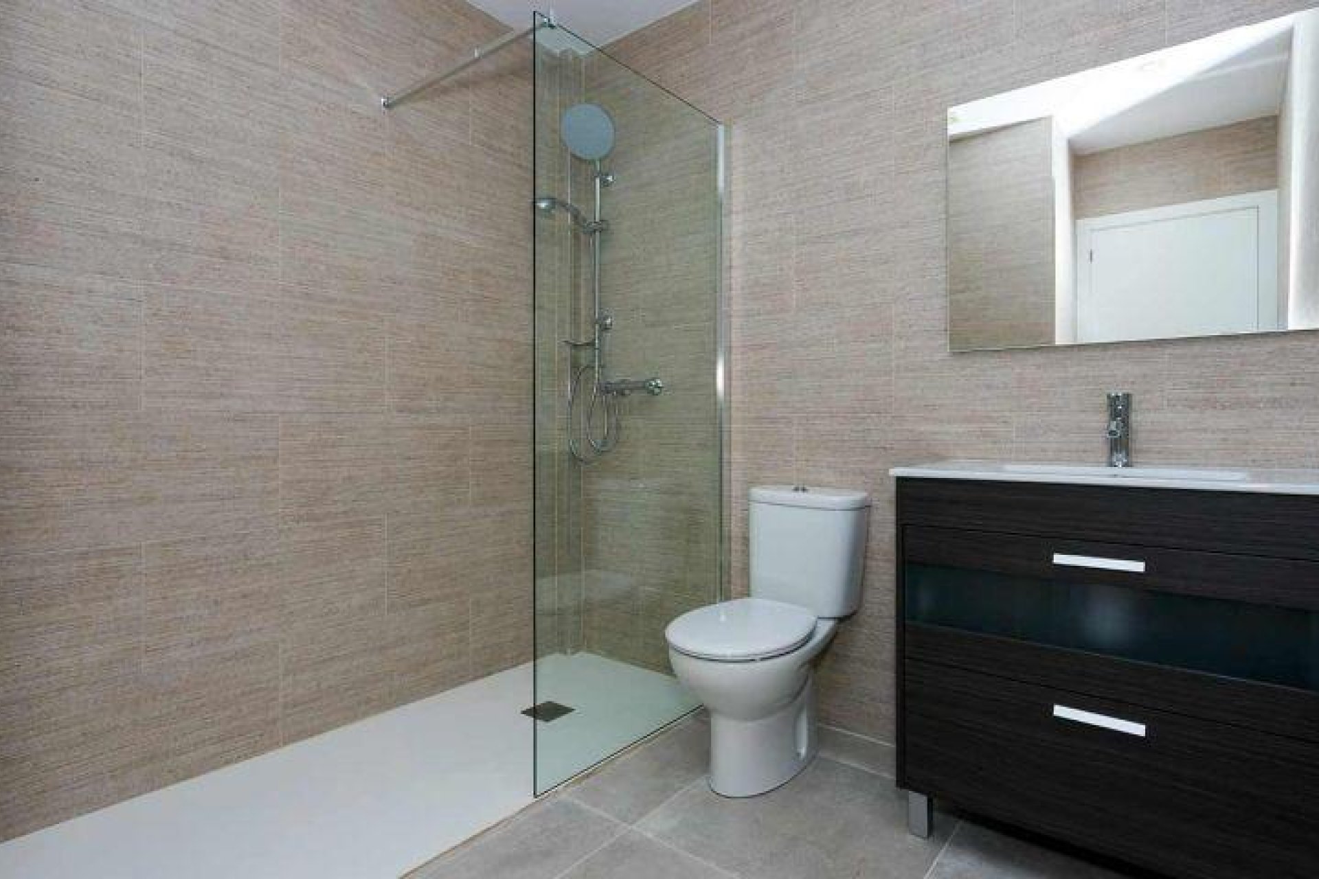 Nuevo - Semi-detached house / Quad -
Daya Nueva - Centro