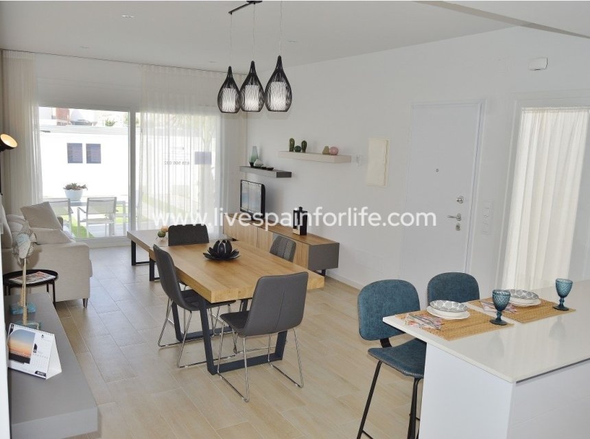 Nuevo - Town house -
Avileses