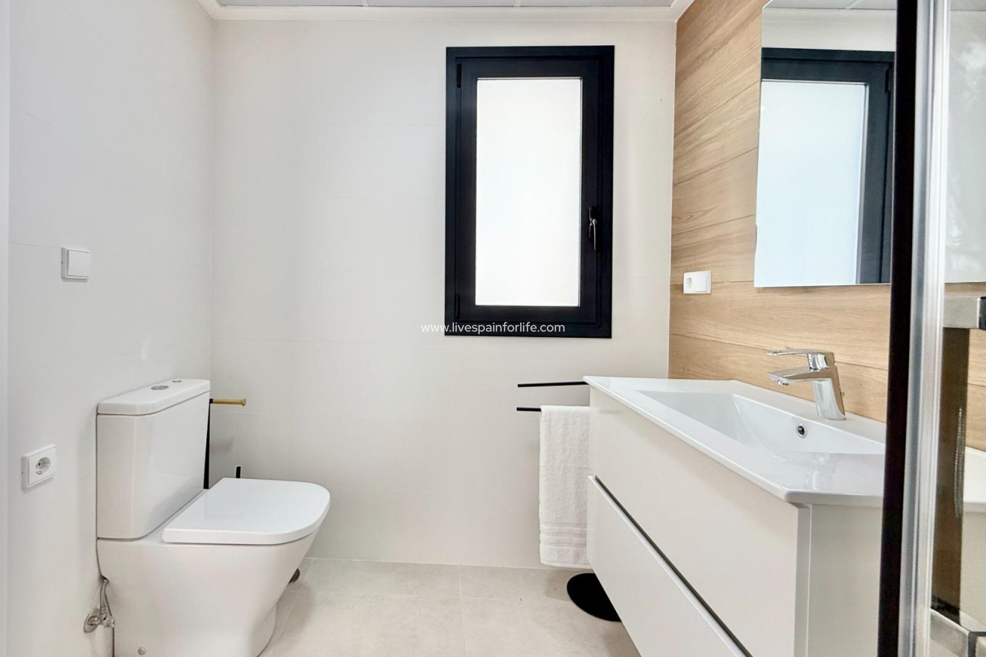 Nuevo - Town house -
Cox - San Fernando