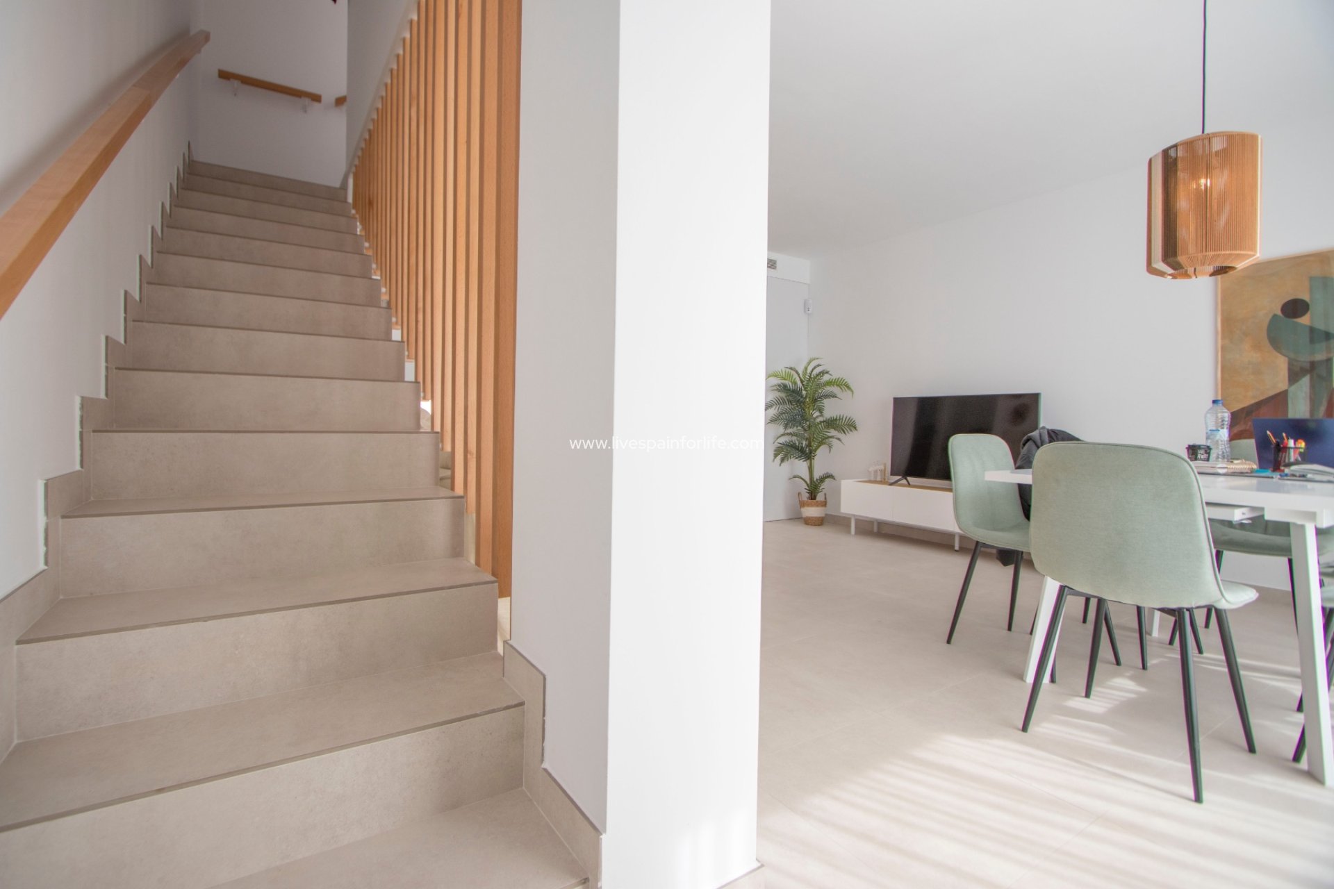 Nuevo - Town house -
Cox - San Fernando