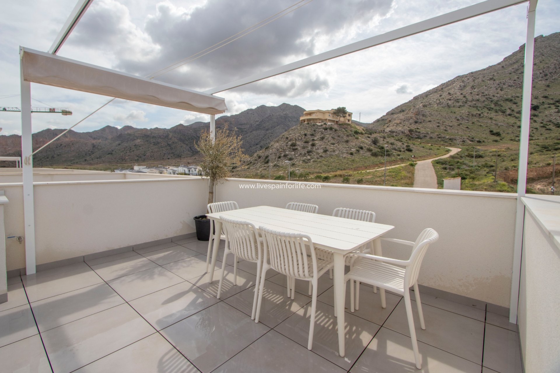 Nuevo - Town house -
Cox - San Fernando