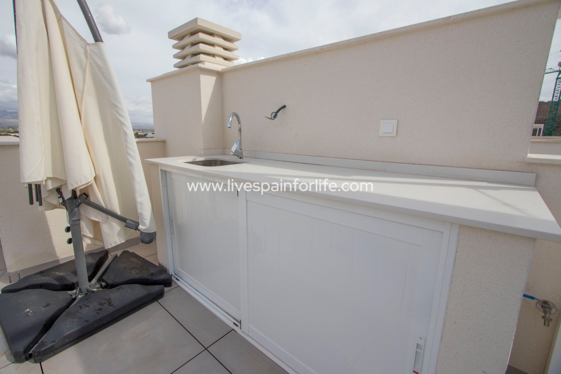 Nuevo - Town house -
Cox