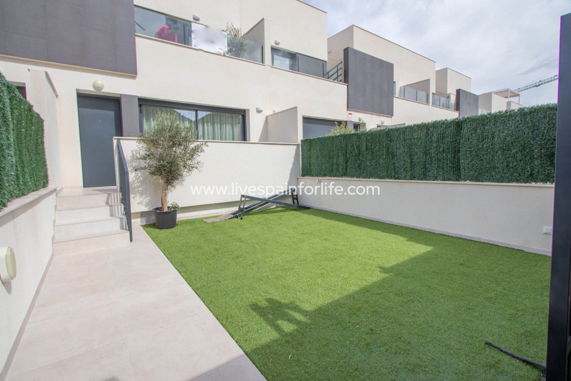 Nuevo - Town house -
Cox