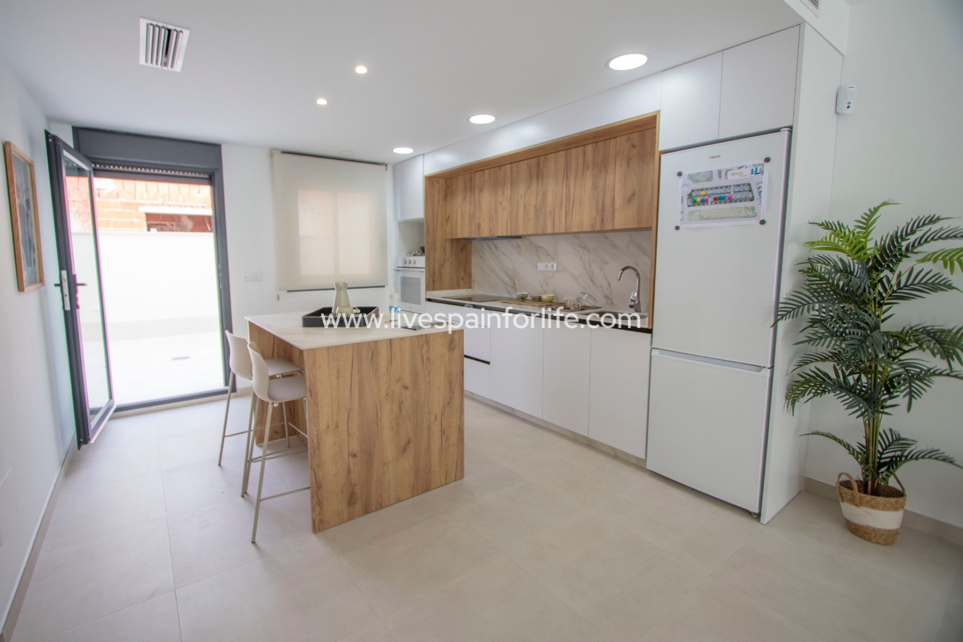 Nuevo - Town house -
Cox