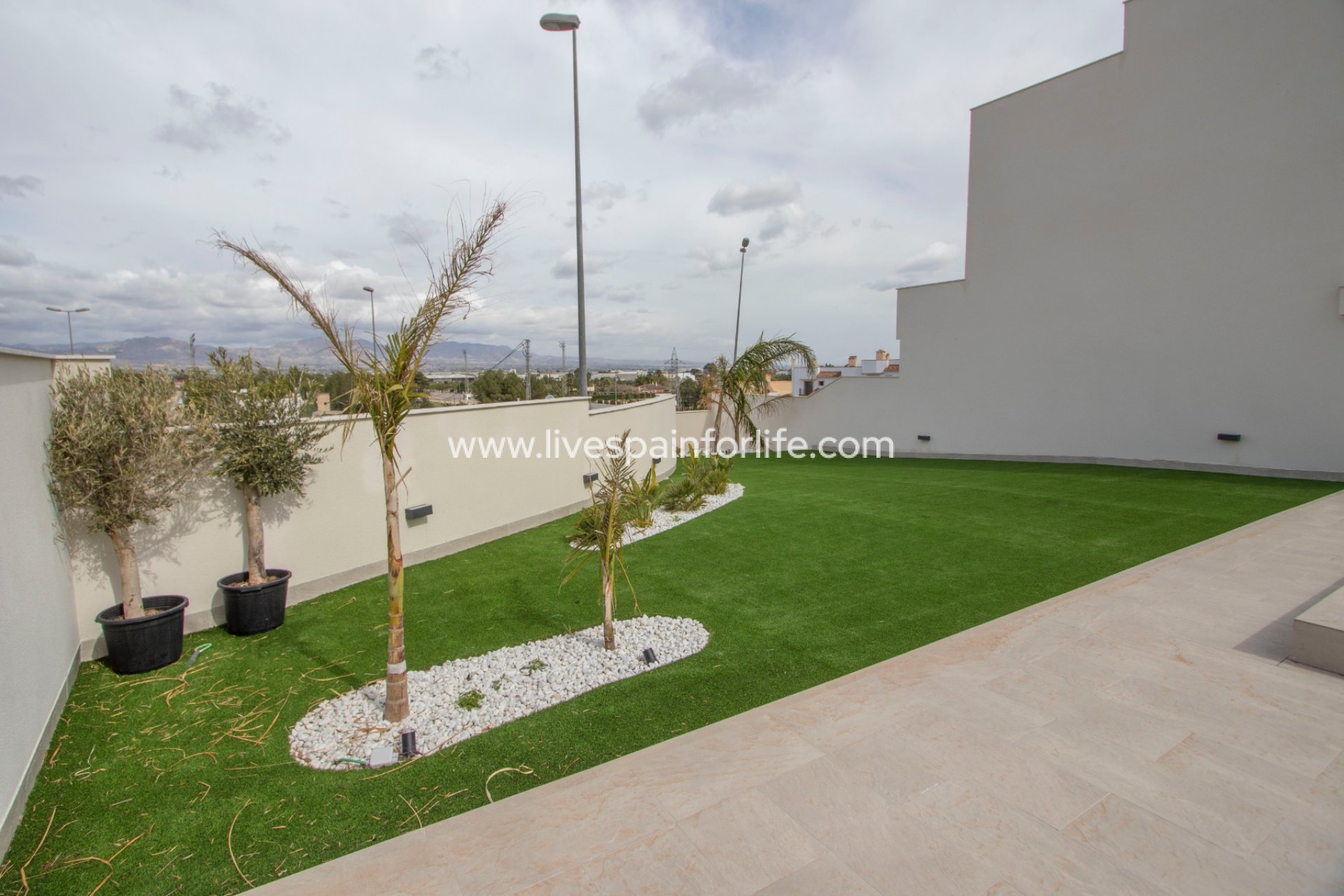 Nuevo - Town house -
Cox