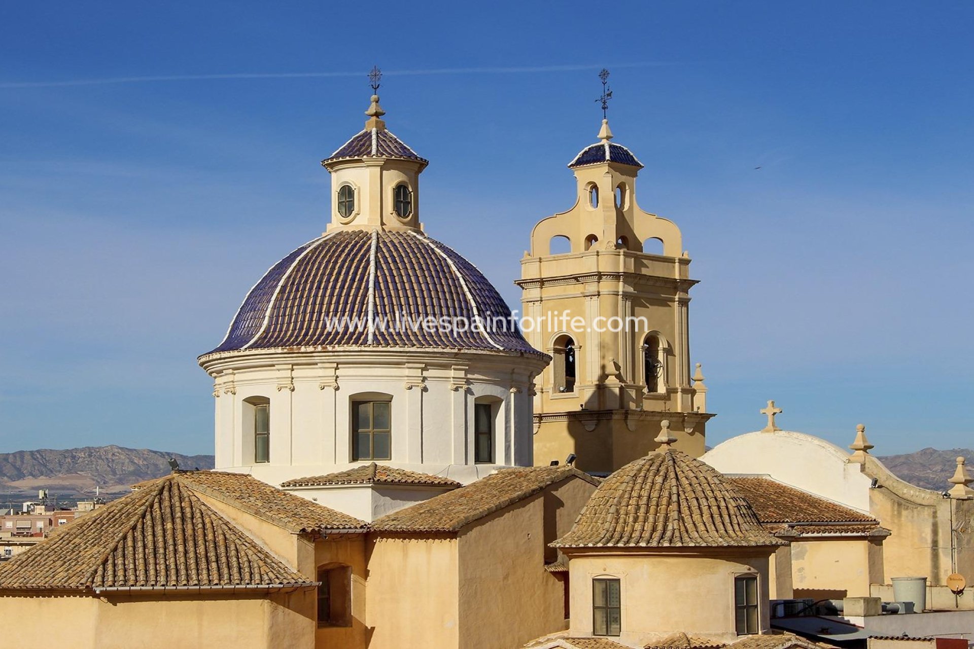 Nuevo - Town house -
Cox