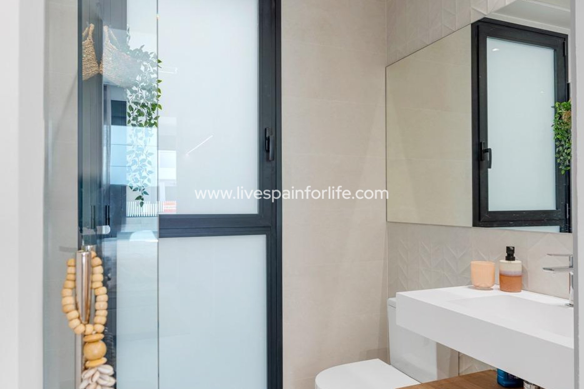 Nuevo - Town house -
Dolores - Sector 3