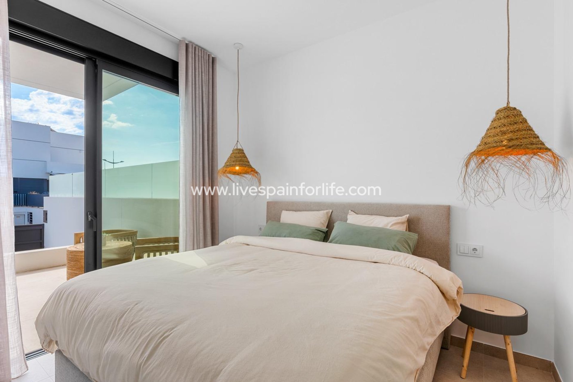 Nuevo - Town house -
Dolores - Sector 3