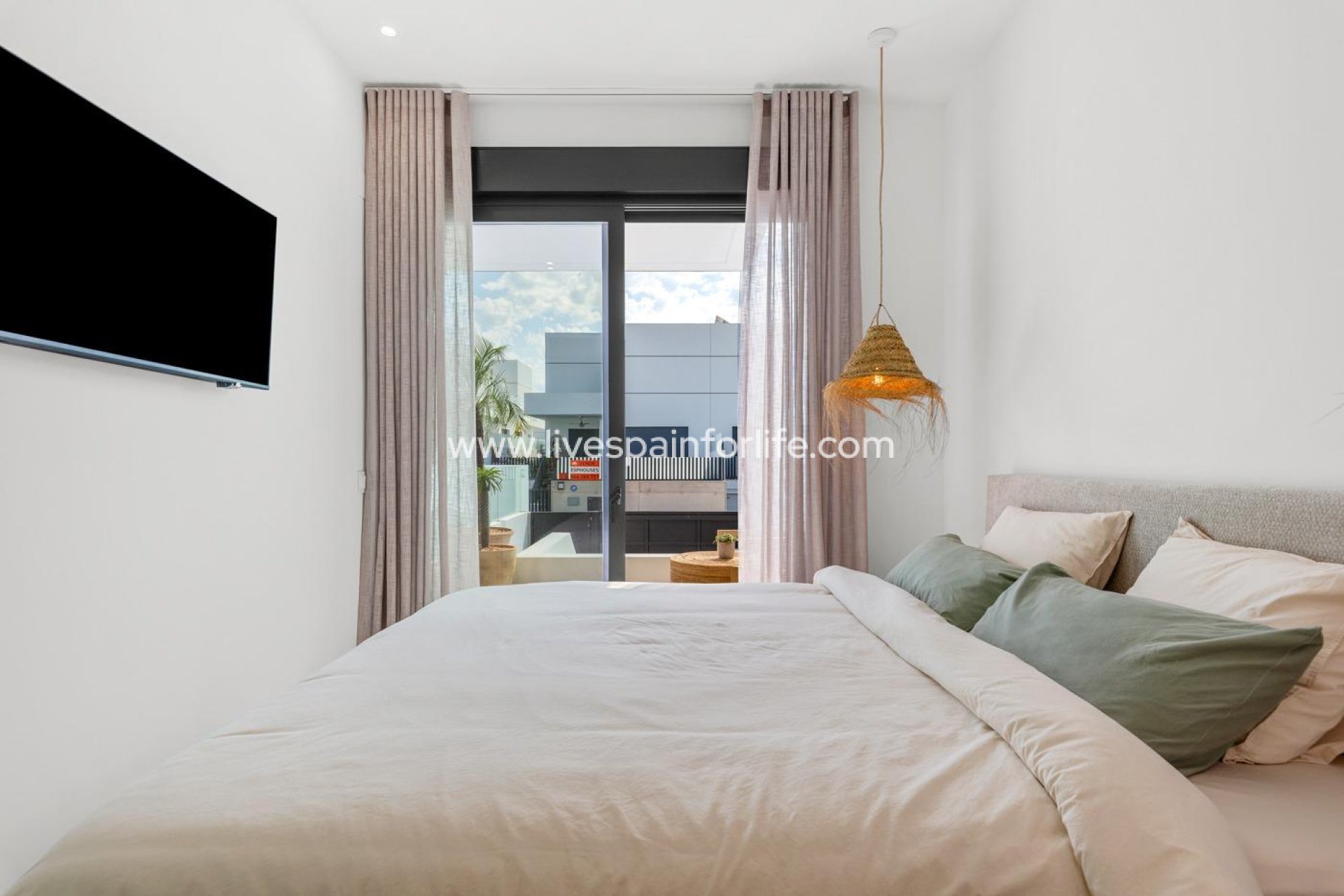 Nuevo - Town house -
Dolores - Sector 3