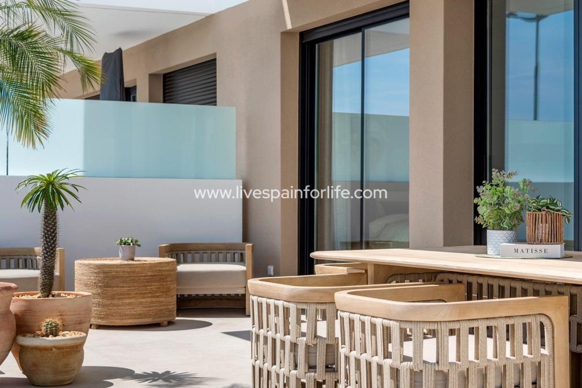 Nuevo - Town house -
Dolores - Sector 3