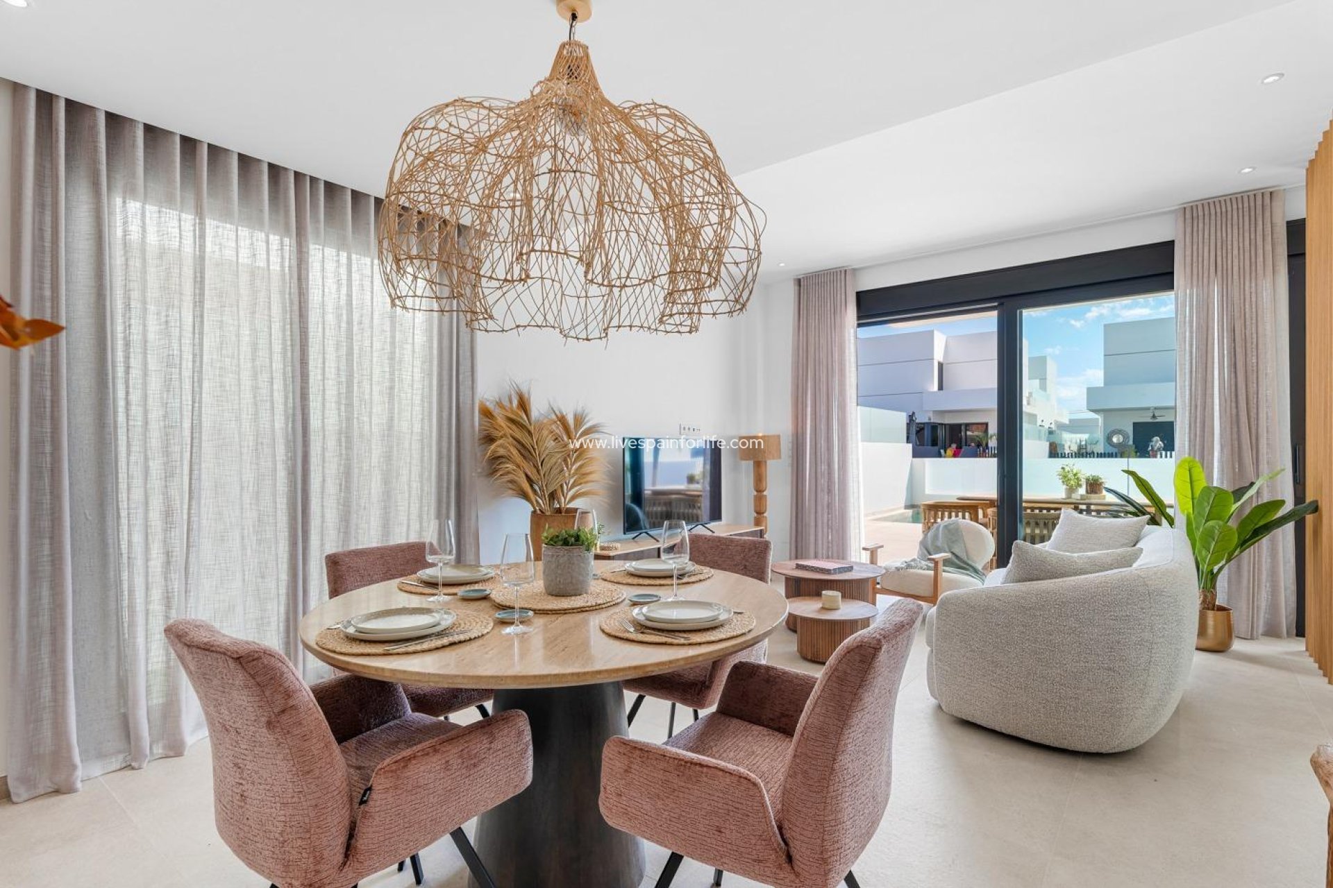 Nuevo - Town house -
Dolores