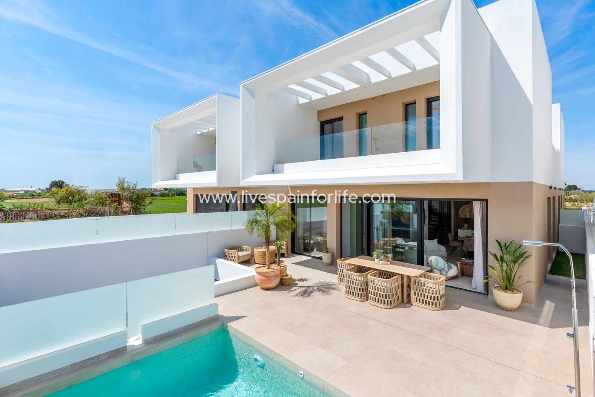 Nuevo - Town house -
Dolores