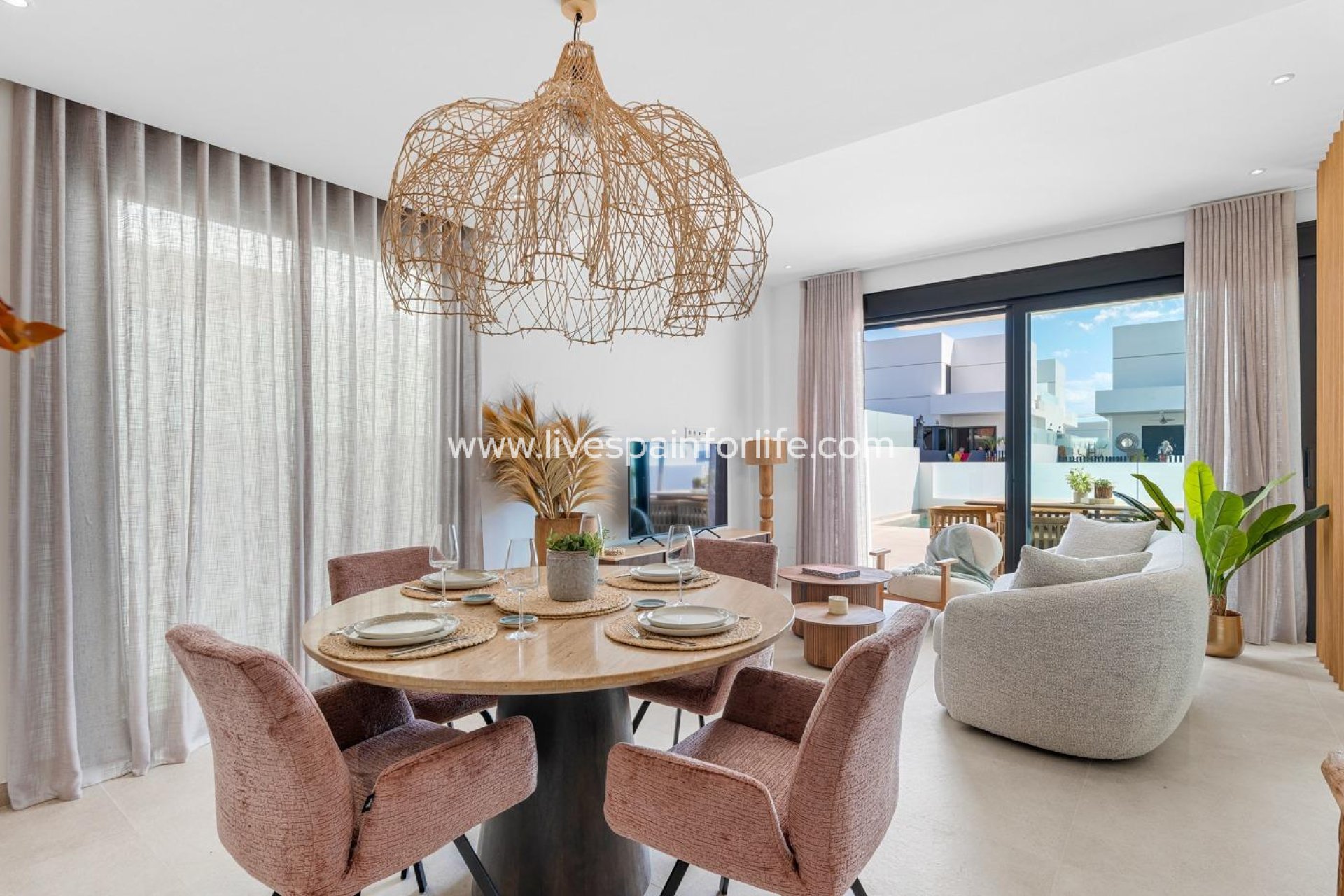Nuevo - Town house -
Dolores