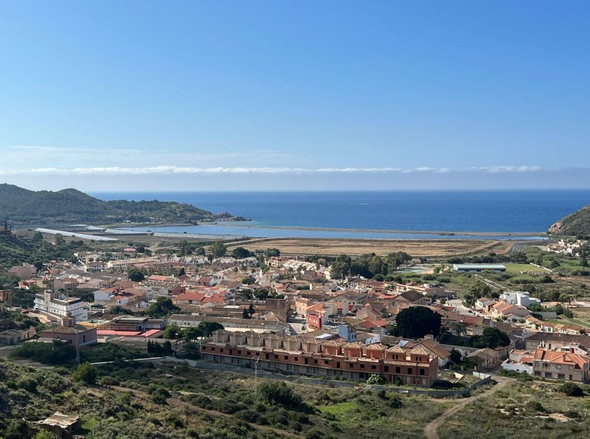 Nuevo - Town house -
La Union - centro