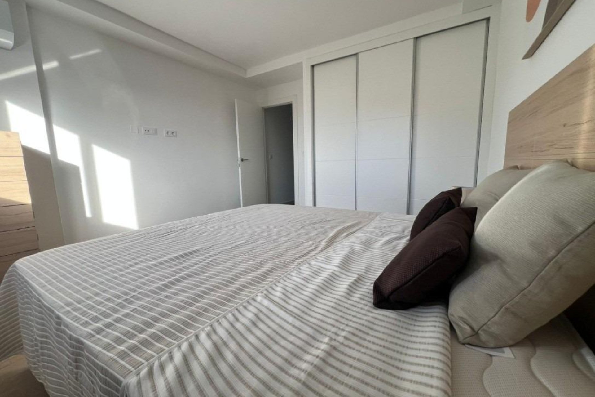 Nuevo - Town house -
La Union - centro