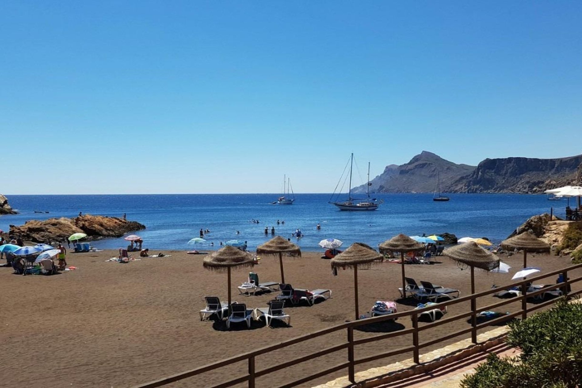 Nuevo - Town house -
La Union - centro