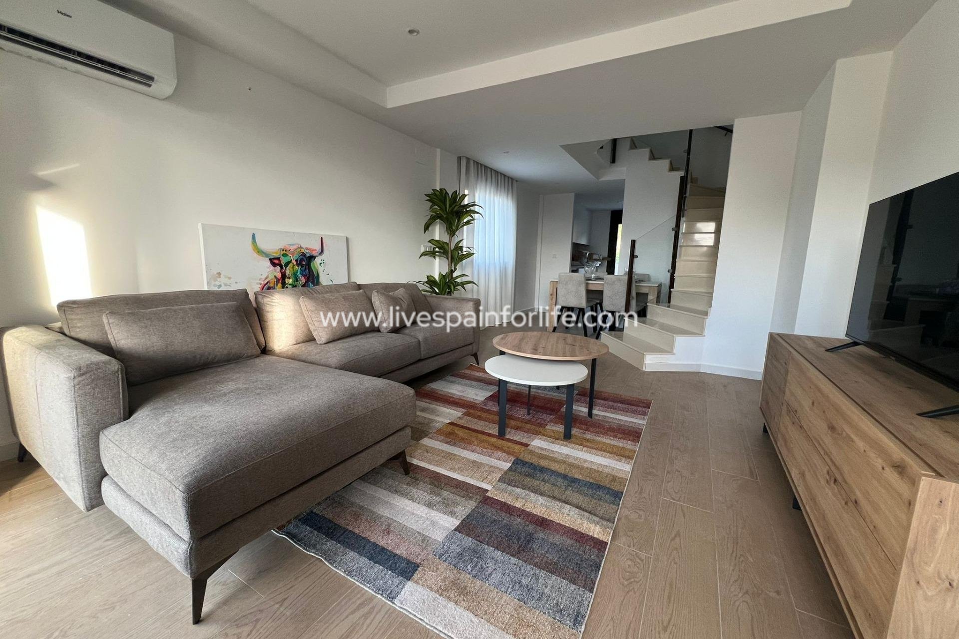 Nuevo - Town house -
La Union - Centro