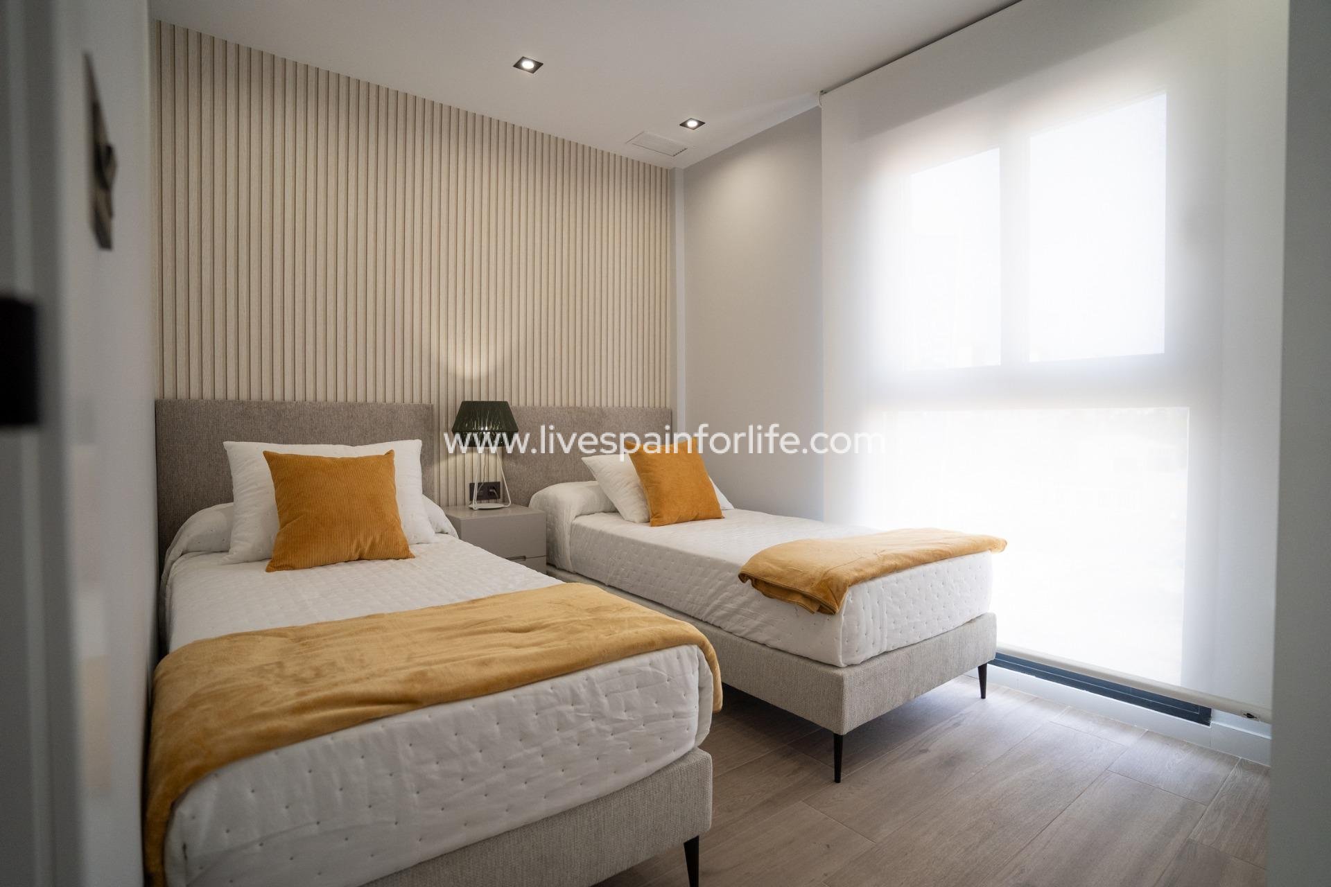 Nuevo - Town house -
Orihuela Costa - Entre golf