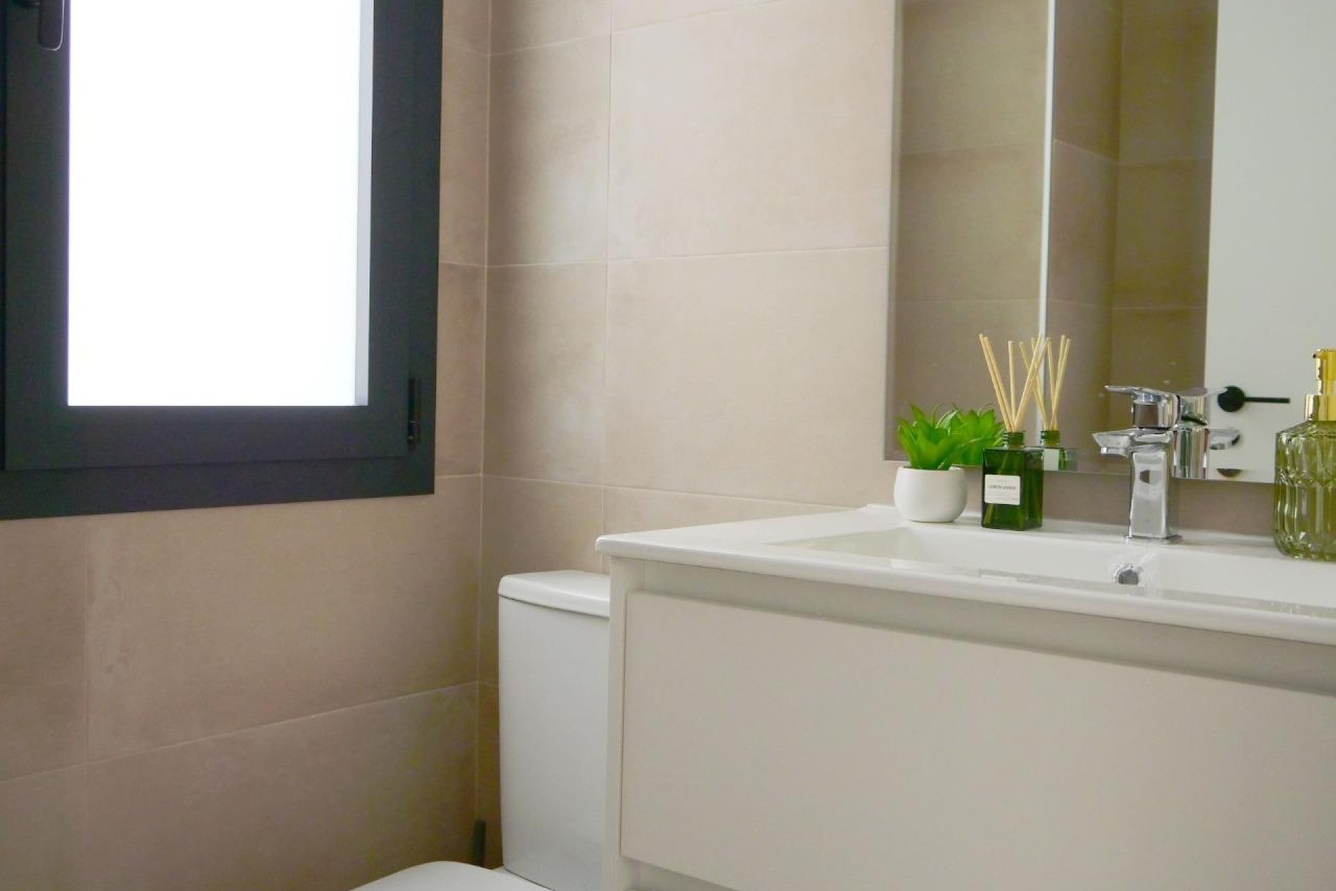 Nuevo - Villa (detached) -
Dolores - polideportivo