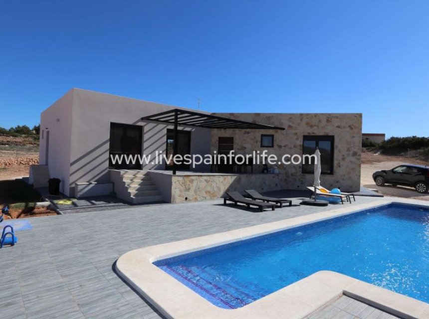Nuevo - Villa (detached) -
Elche