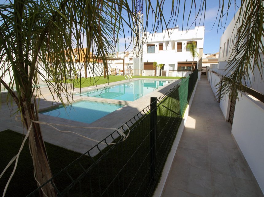 Nuevo - Villa (detached) -
Pilar de la Horadada - parque Andromeda