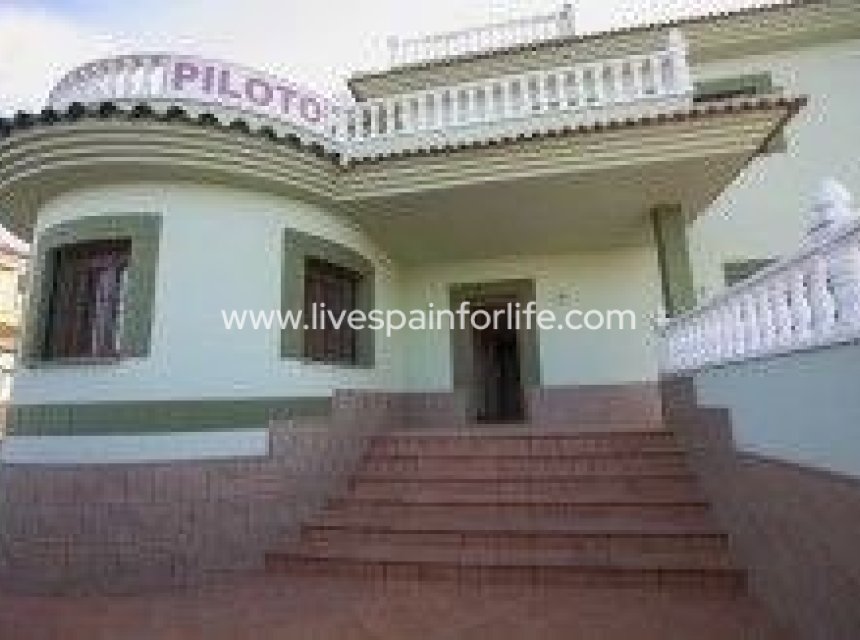 Nuevo - Villa (detached) -
Torrevieja - Los Altos