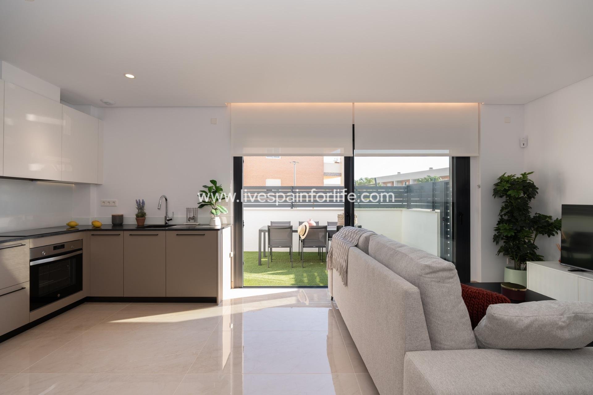  - Quad House -
