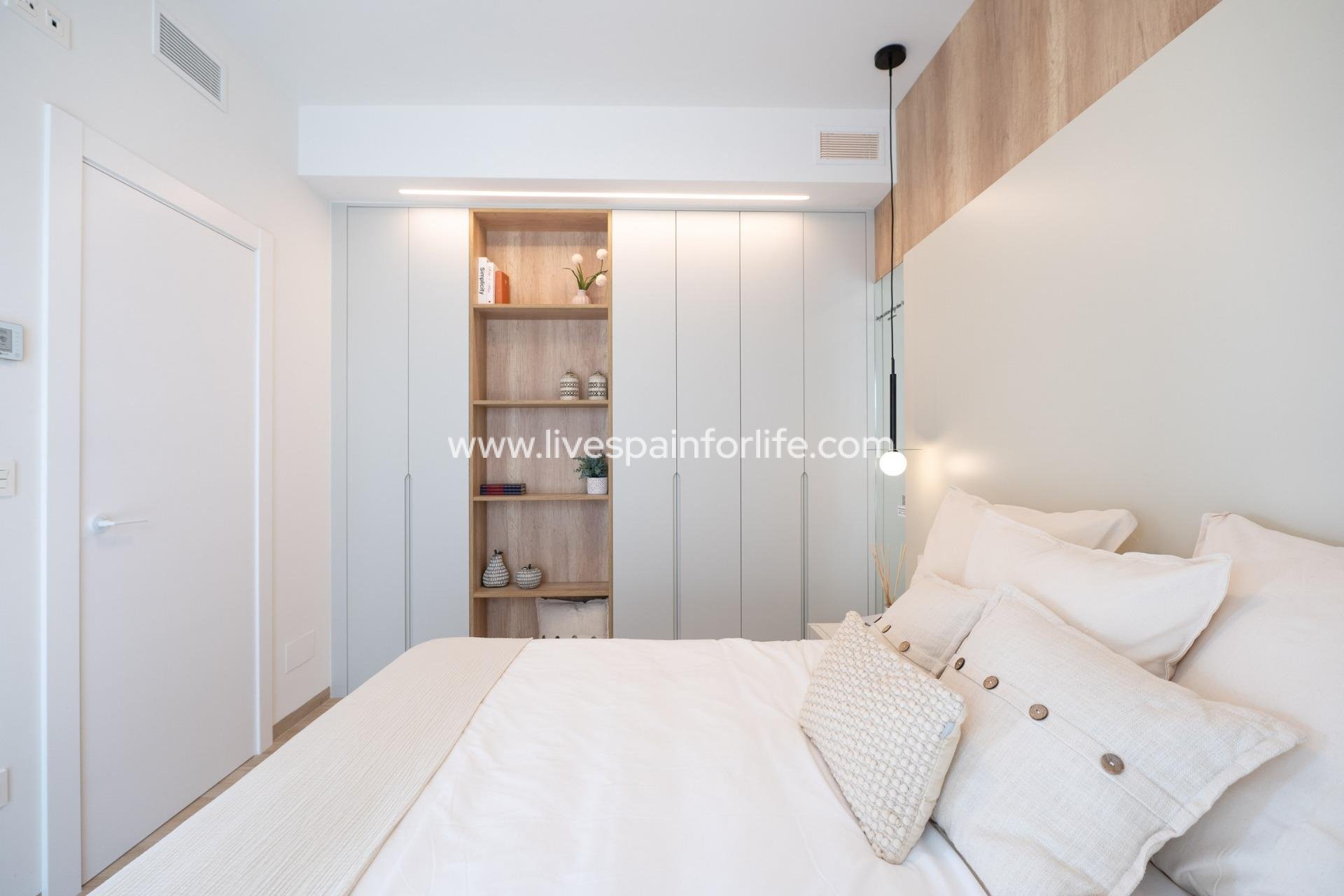  - Quad House -
