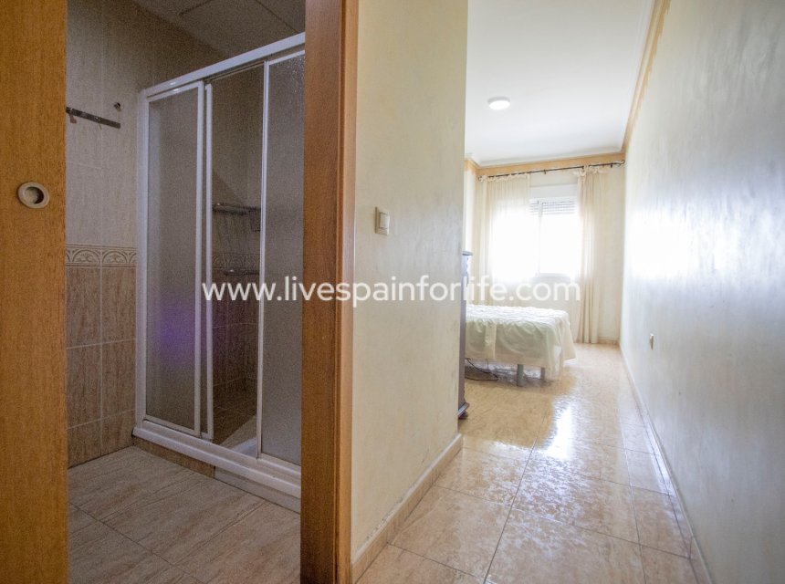 Resale - Apartments -
Albatera