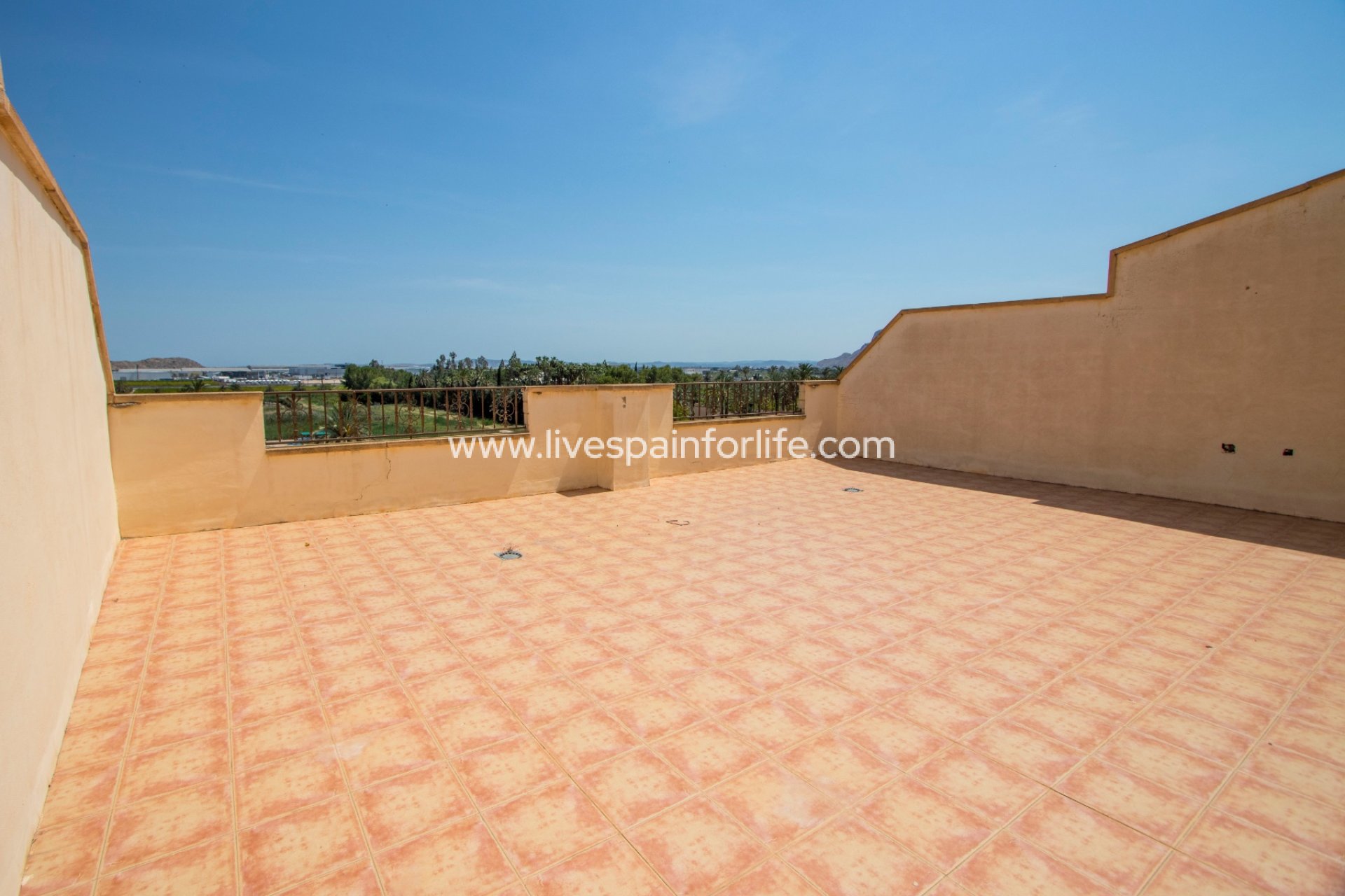 Resale - Apartments -
Albatera