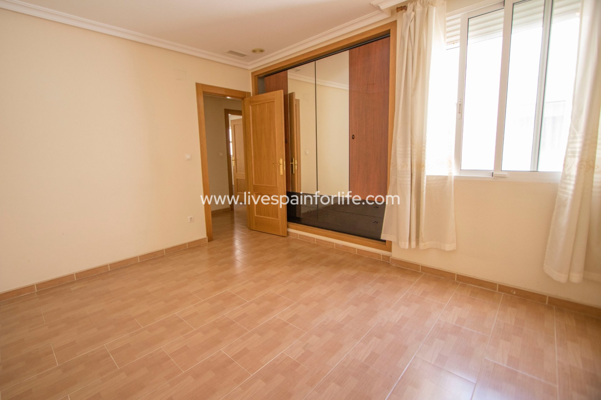 Resale - Apartments -
Albatera