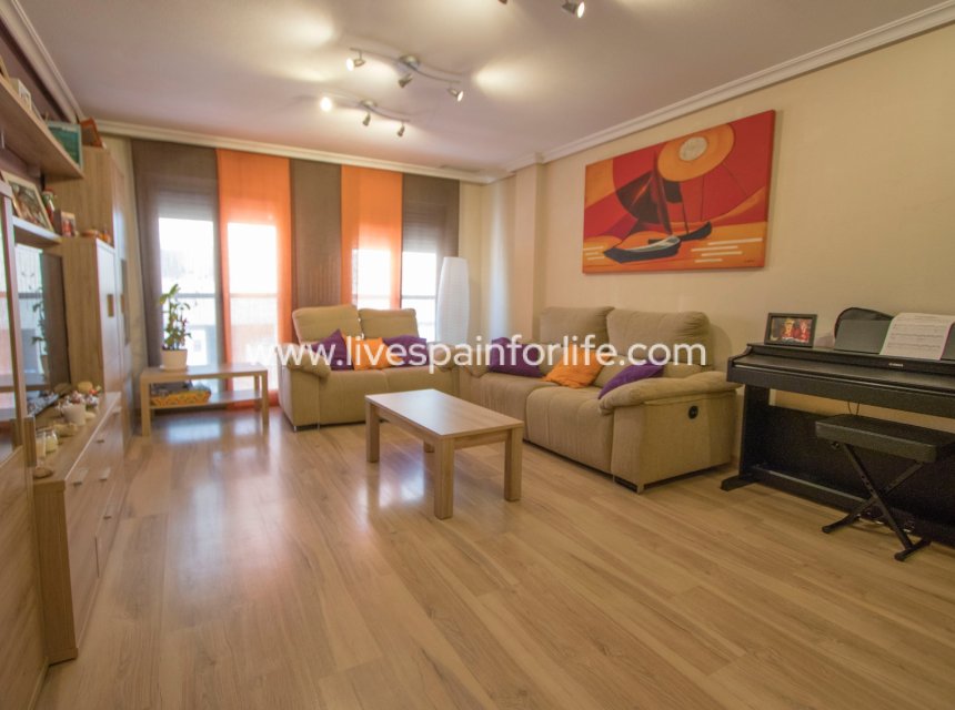 Resale - Apartments -
Albatera