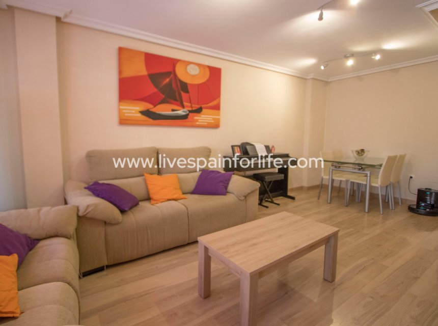 Resale - Apartments -
Albatera
