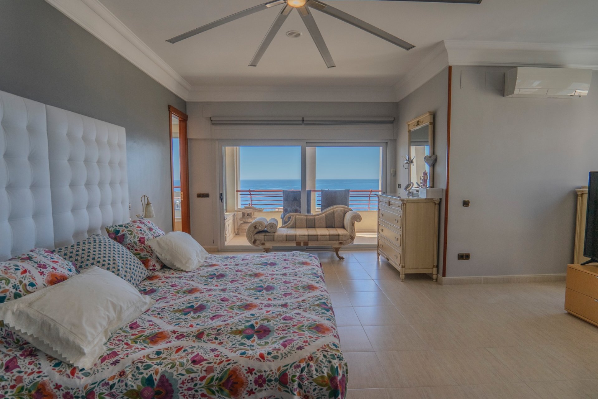 Resale - Apartments -
Benidorm