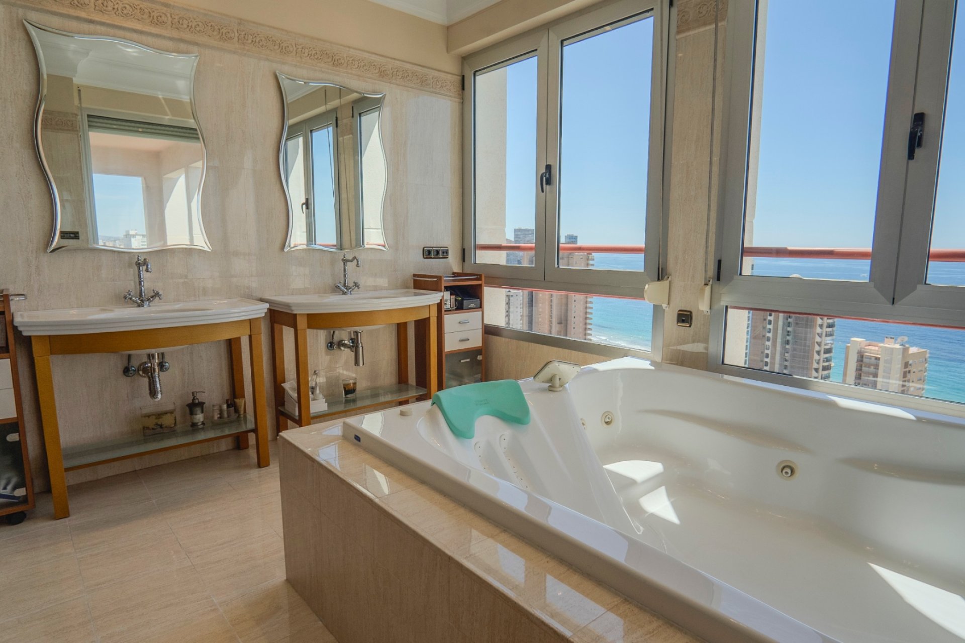 Resale - Apartments -
Benidorm