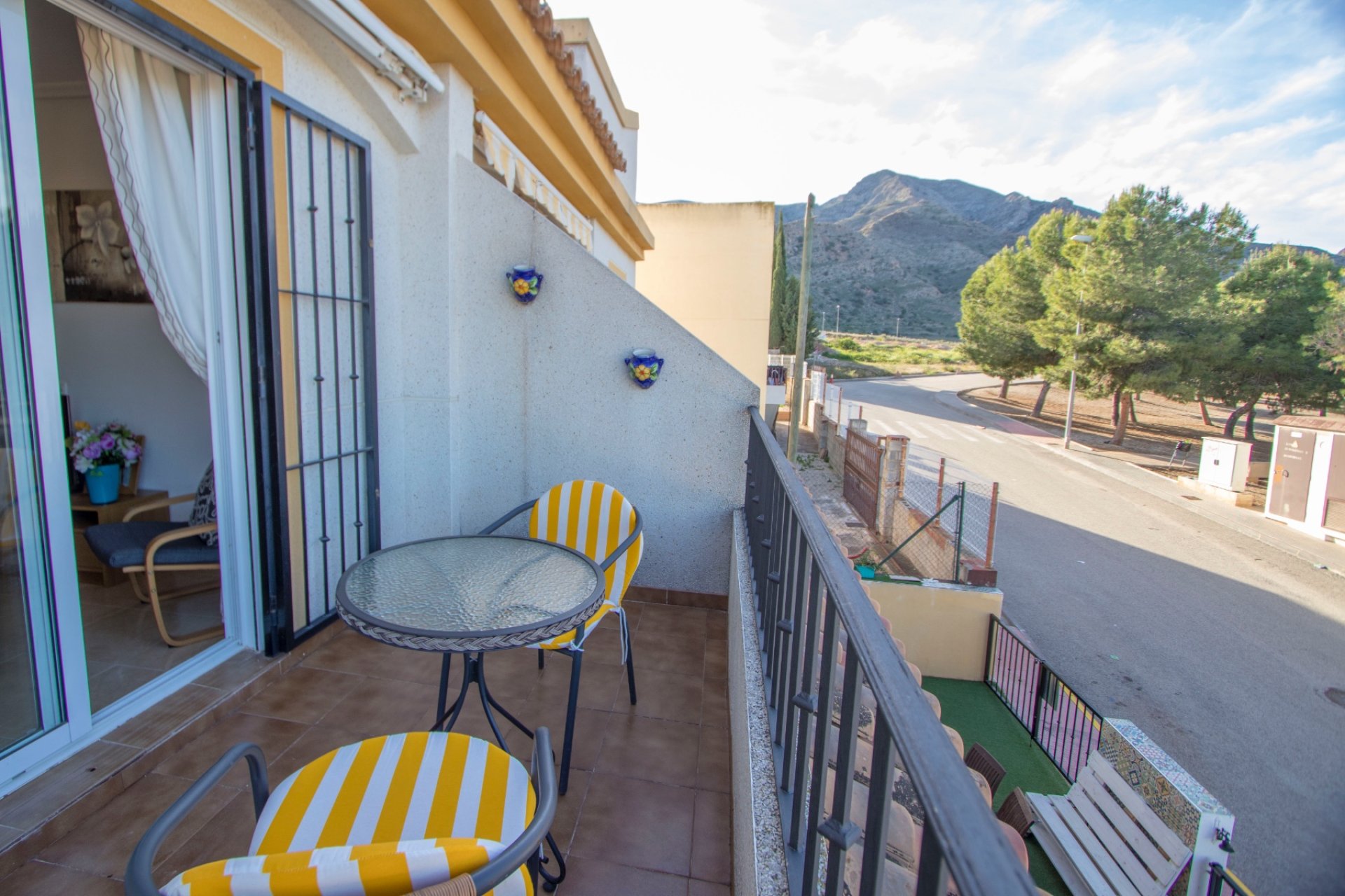 Resale - Apartments -
Cox