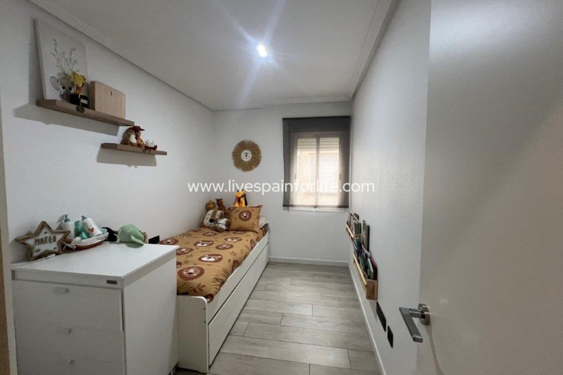 Resale - Apartments -
Dolores
