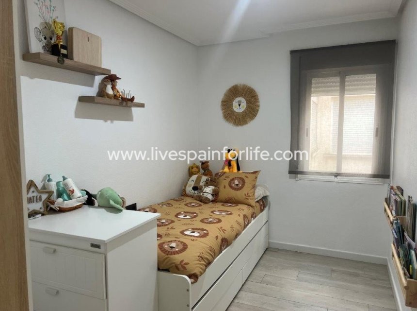 Resale - Apartments -
Dolores