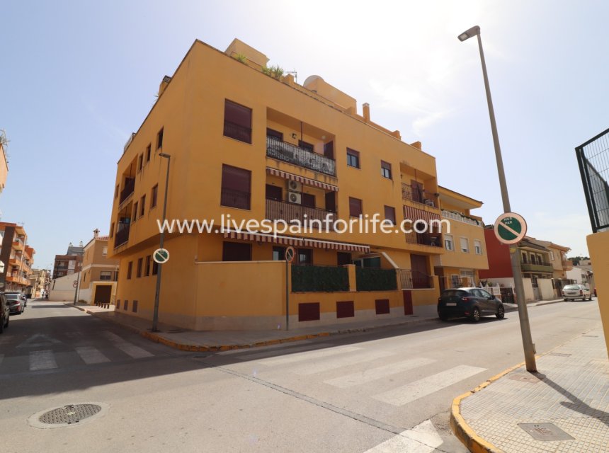Resale - Apartments -
Formentera Del Segura