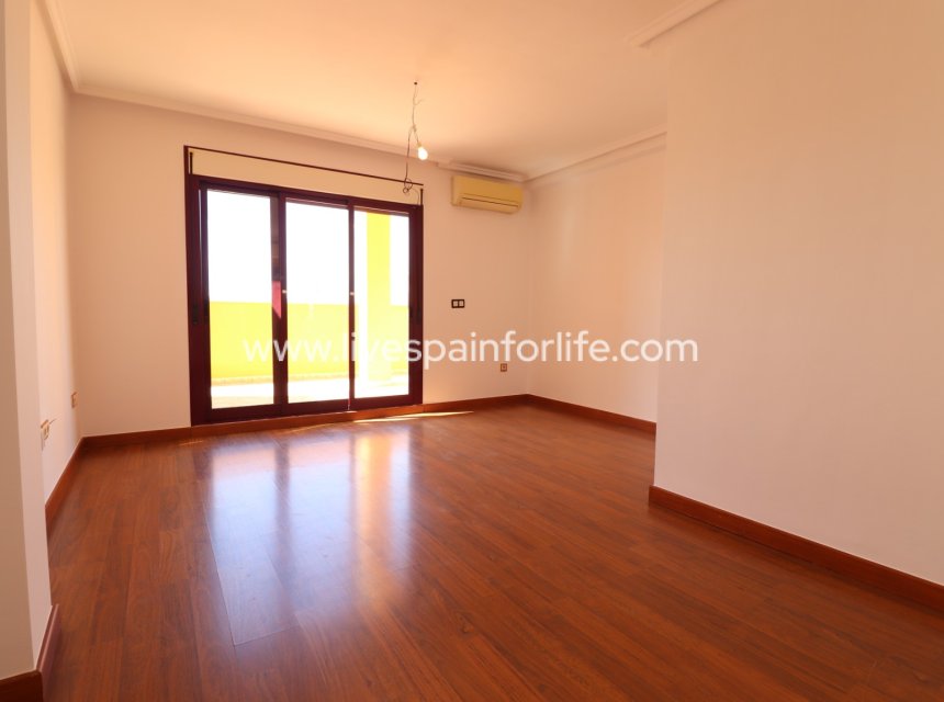 Resale - Apartments -
Formentera Del Segura