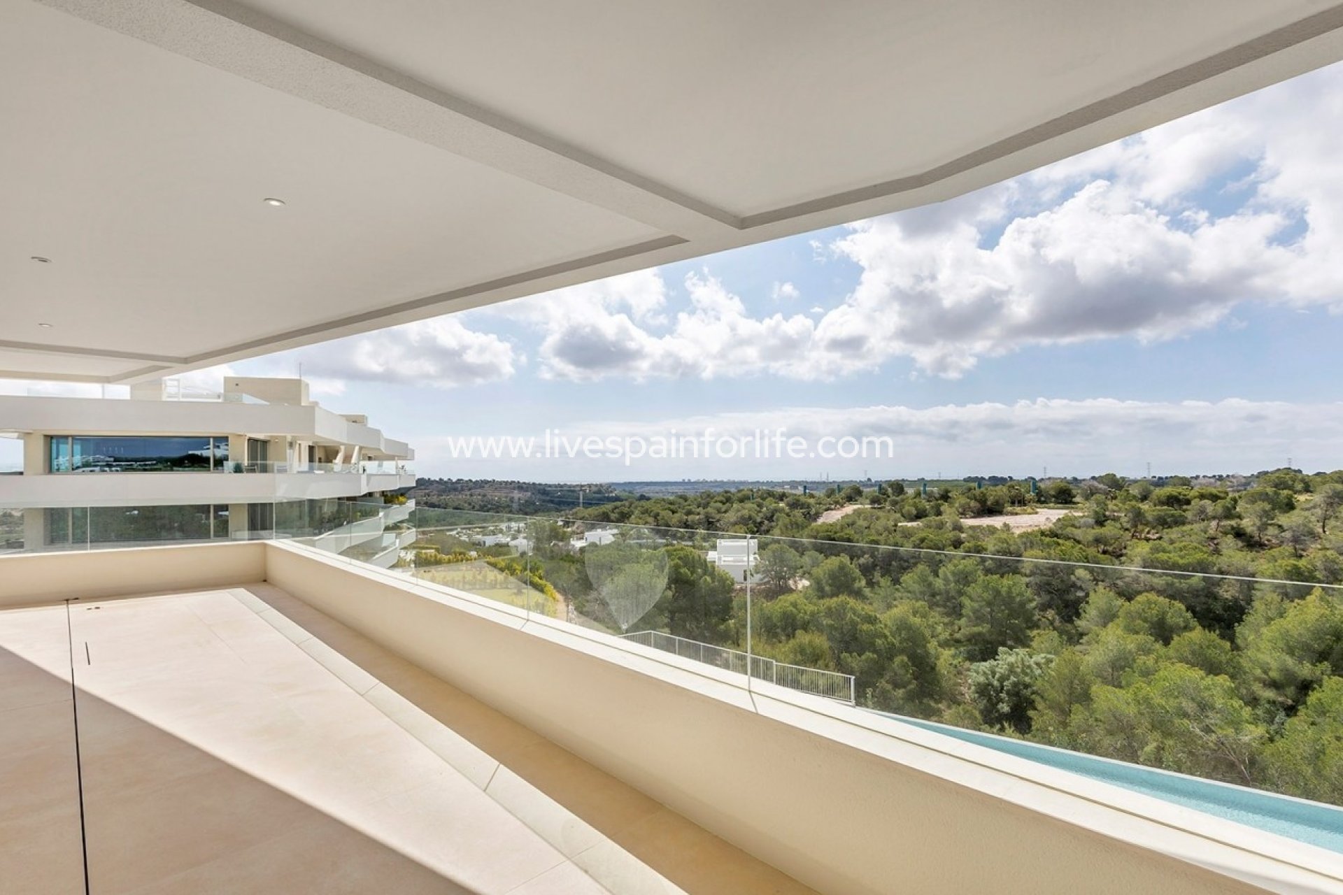 Resale - Apartments -
Las Colinas Golf Resort - Las Colinas Golf