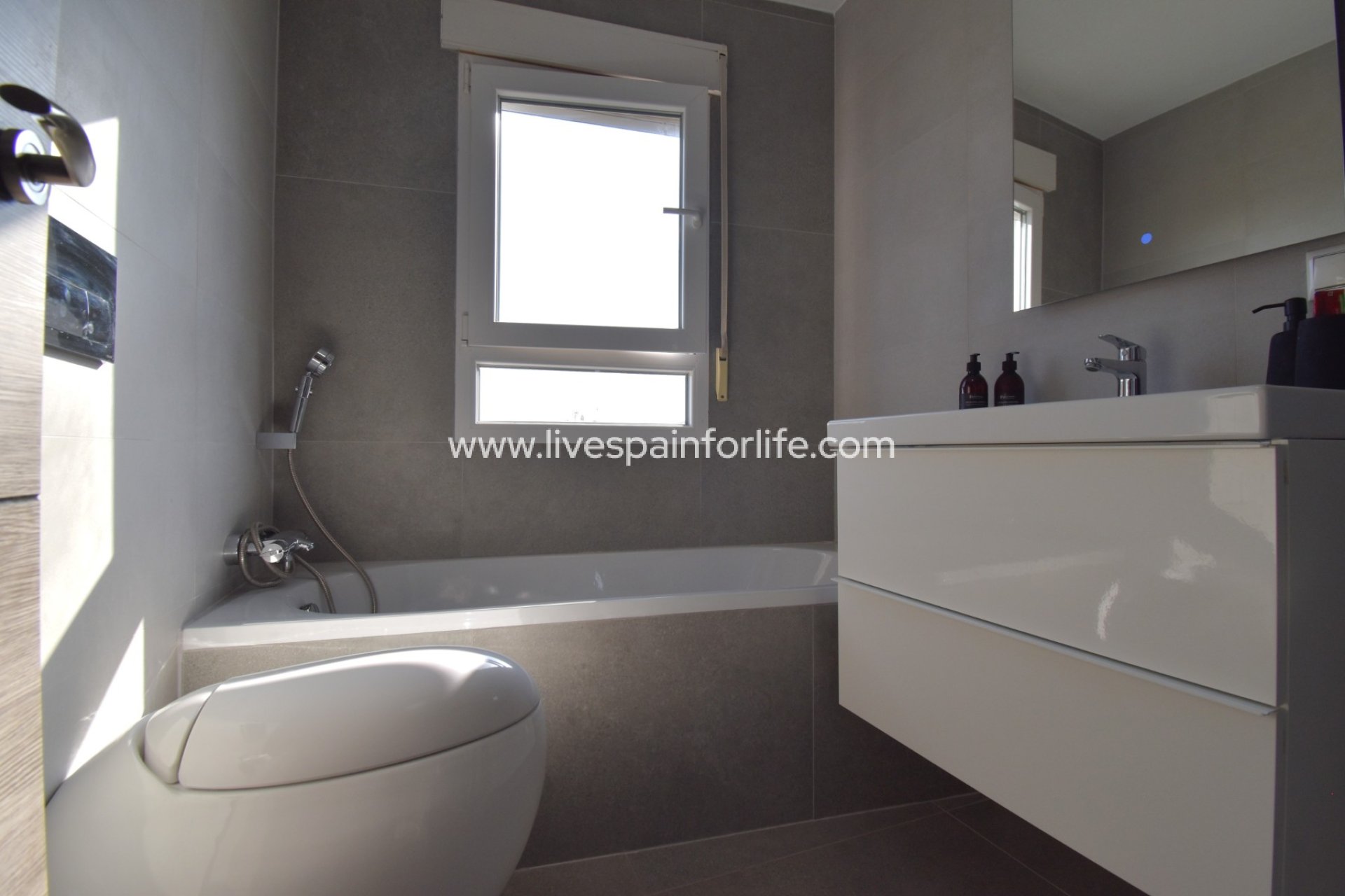 Resale - Apartments -
Orihuela Costa - Las Filipinas
