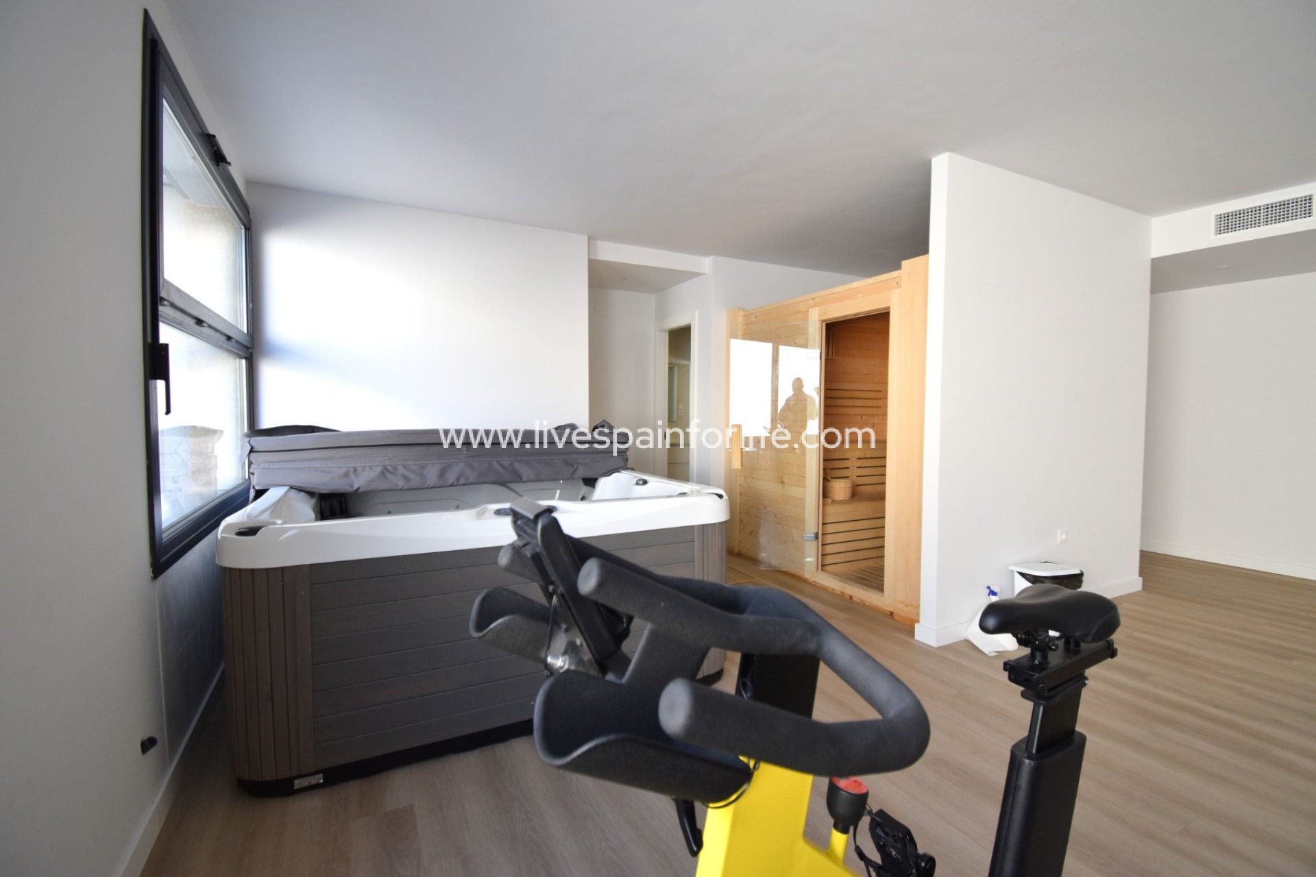 Resale - Apartments -
Orihuela Costa - Playa Flamenca