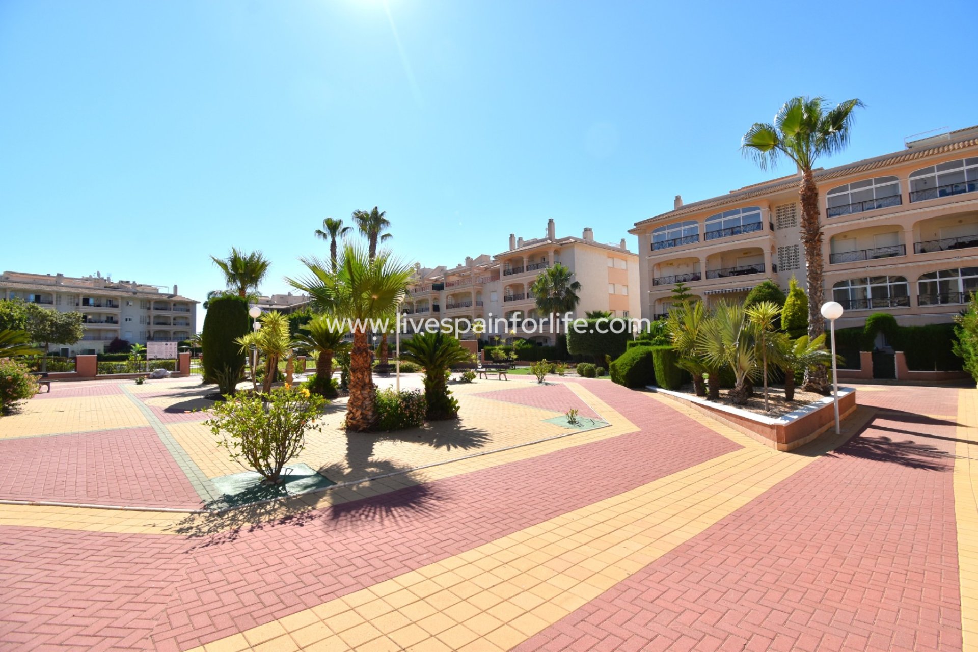 Resale - Apartments -
Orihuela Costa - Playa Flamenca